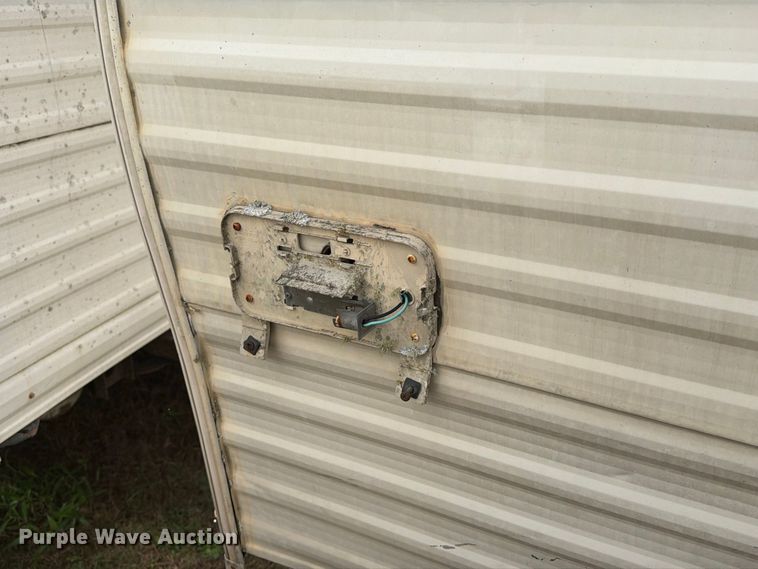image for item EU0969 2006 Gulf Stream camper