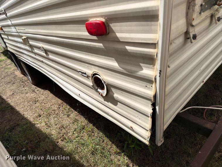 image for item EU0969 2006 Gulf Stream camper