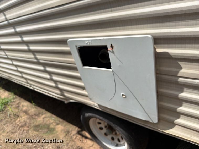 image for item EU0969 2006 Gulf Stream camper
