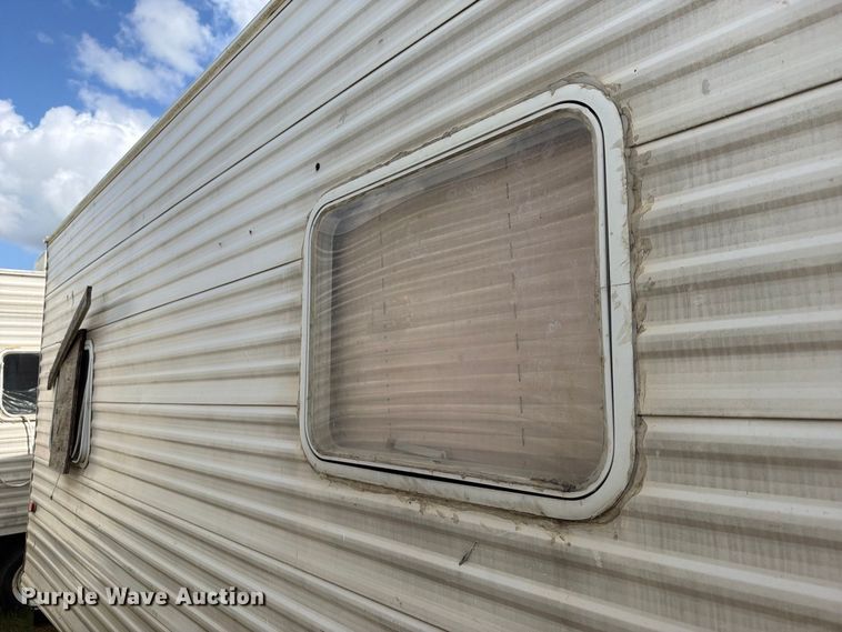 image for item EU0969 2006 Gulf Stream camper