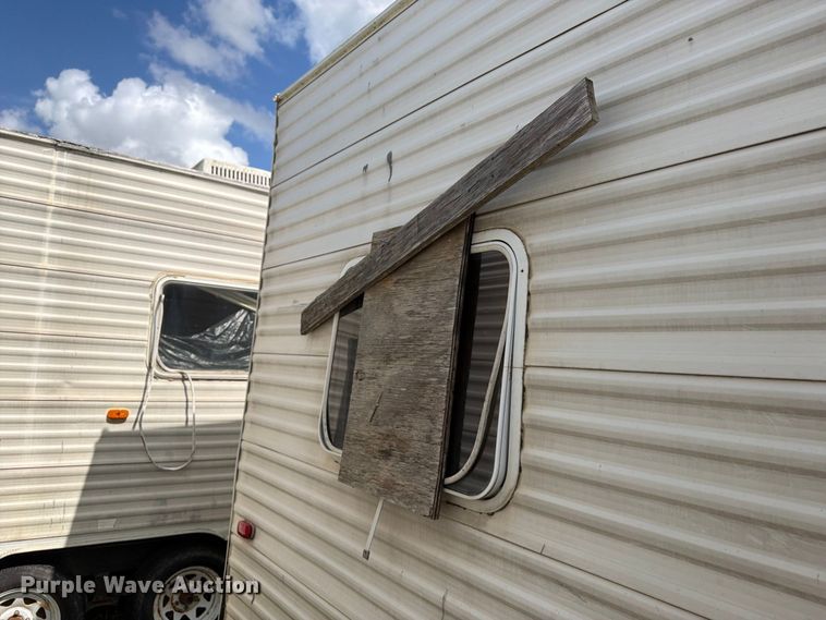 image for item EU0969 2006 Gulf Stream camper