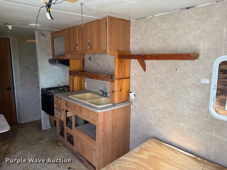 image for item EU0969 2006 Gulf Stream camper
