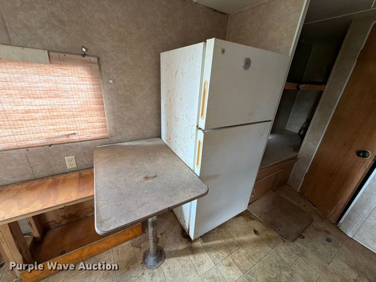 image for item EU0969 2006 Gulf Stream camper