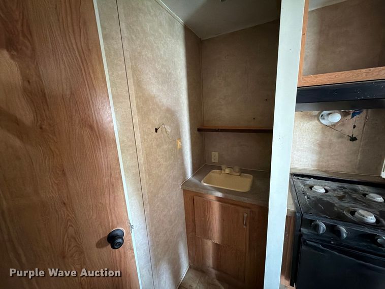 image for item EU0969 2006 Gulf Stream camper