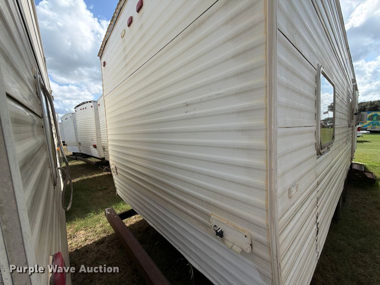 image for item EU0970 2006 Gulf Stream camper