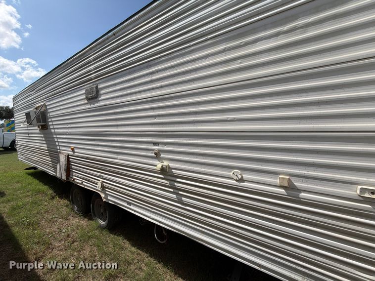 image for item EU0970 2006 Gulf Stream camper