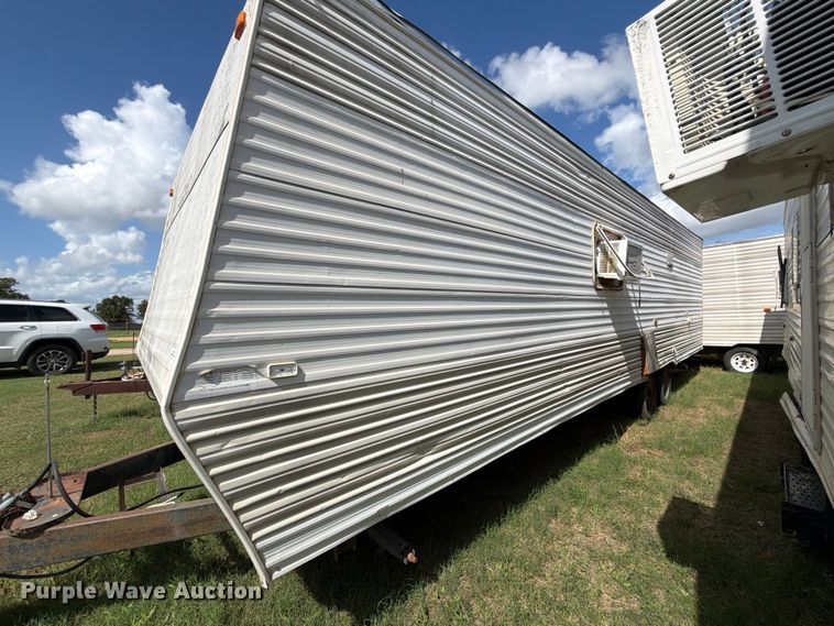 image for item EU0970 2006 Gulf Stream camper