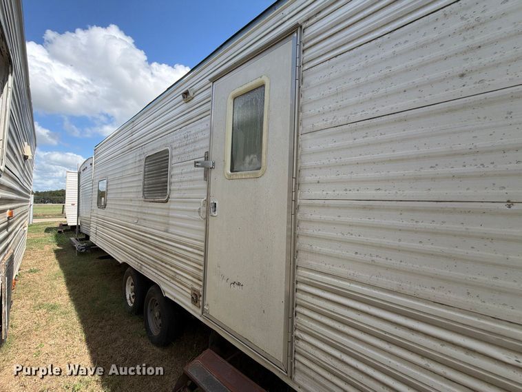 image for item EU0970 2006 Gulf Stream camper