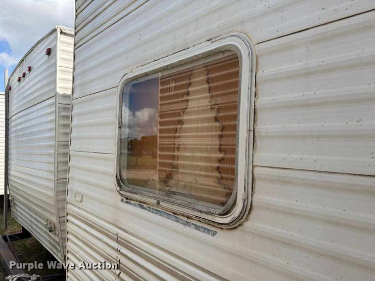 image for item EU0970 2006 Gulf Stream camper