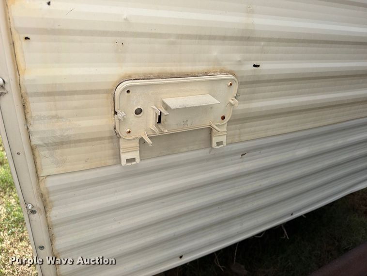 image for item EU0970 2006 Gulf Stream camper