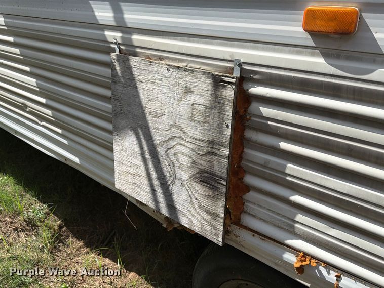image for item EU0970 2006 Gulf Stream camper