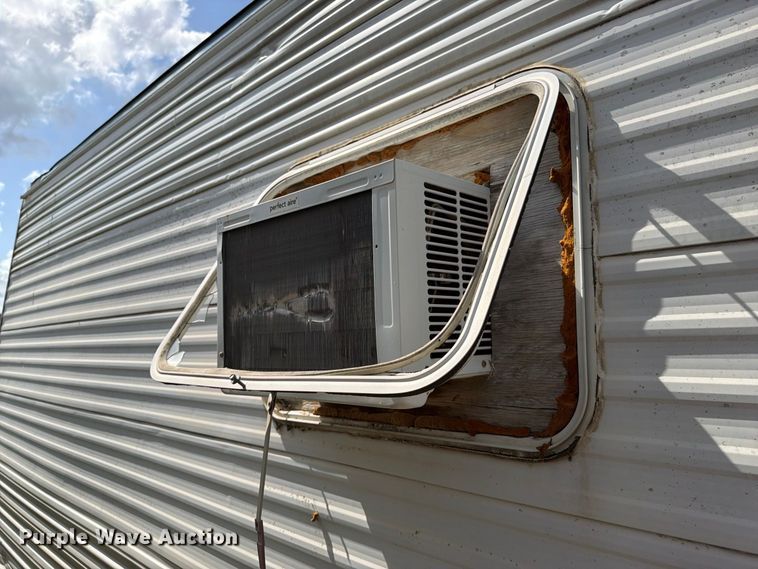 image for item EU0970 2006 Gulf Stream camper