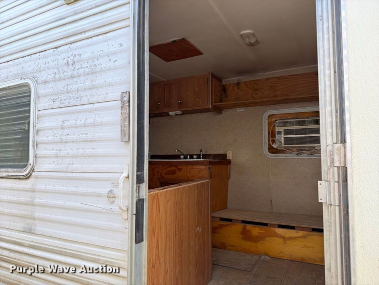 image for item EU0970 2006 Gulf Stream camper