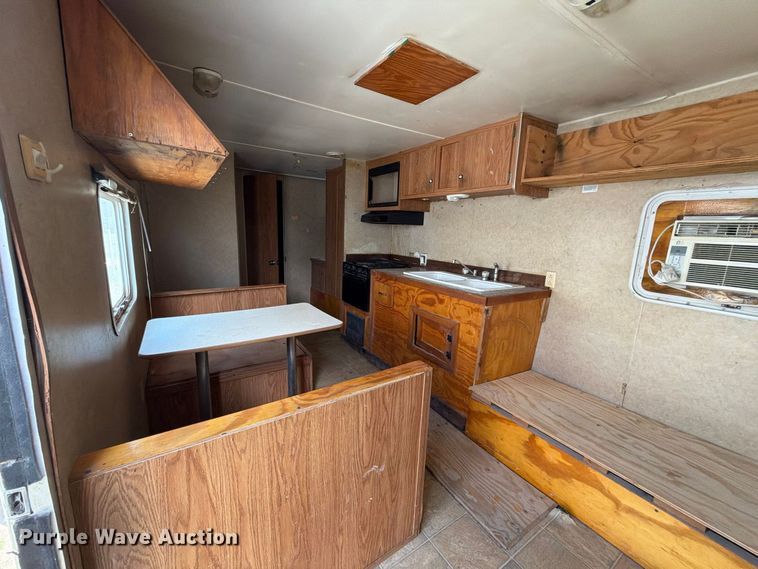 image for item EU0970 2006 Gulf Stream camper