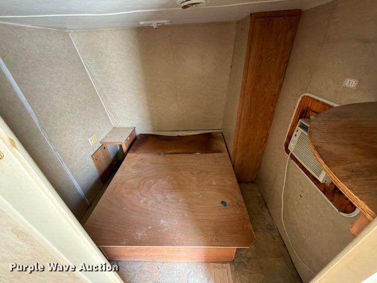image for item EU0970 2006 Gulf Stream camper