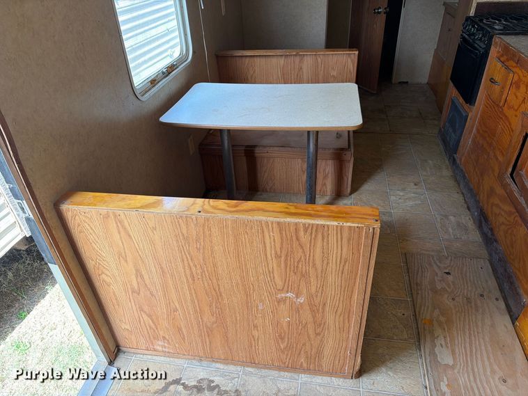 image for item EU0970 2006 Gulf Stream camper