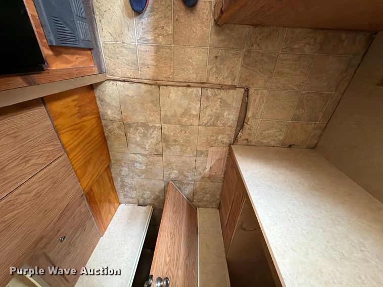 image for item EU0970 2006 Gulf Stream camper