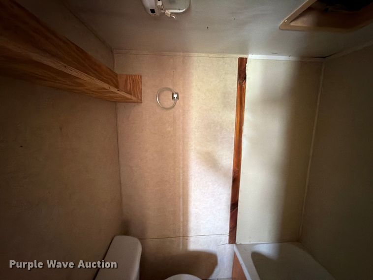 image for item EU0970 2006 Gulf Stream camper