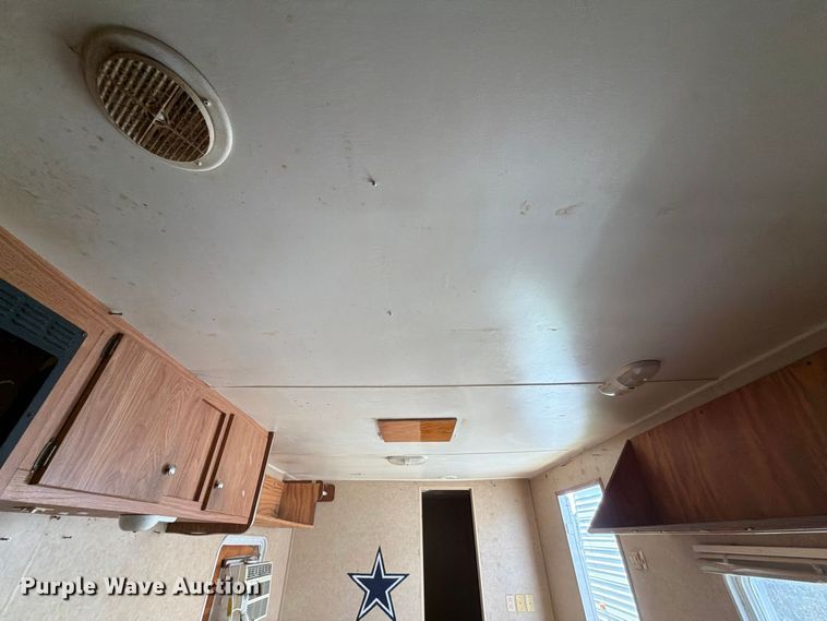 image for item EU0970 2006 Gulf Stream camper