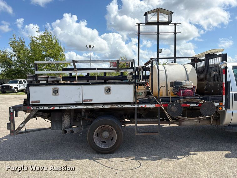 image for item EU0971 2012 Ford F450 flatbed truck