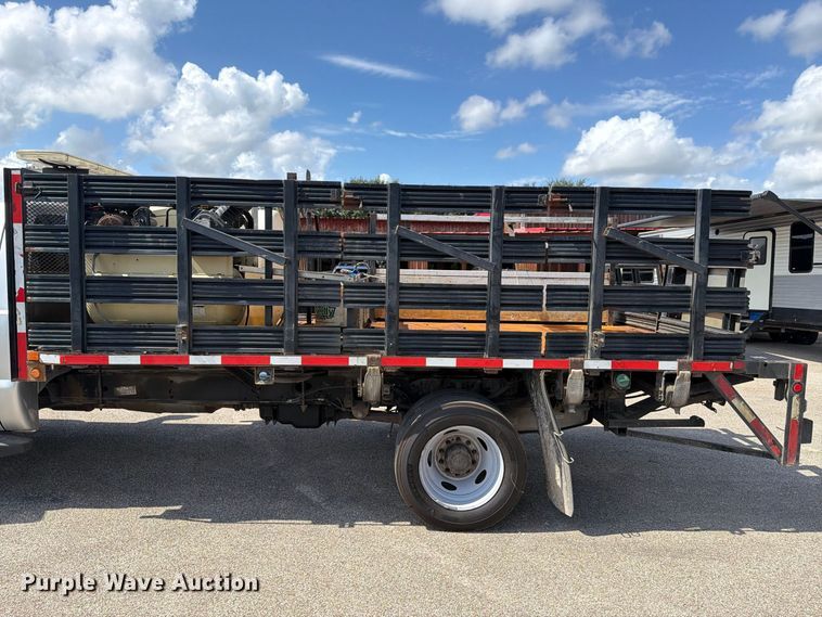 image for item EU0971 2012 Ford F450 flatbed truck