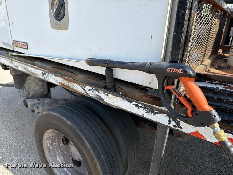 image for item EU0971 2012 Ford F450 flatbed truck