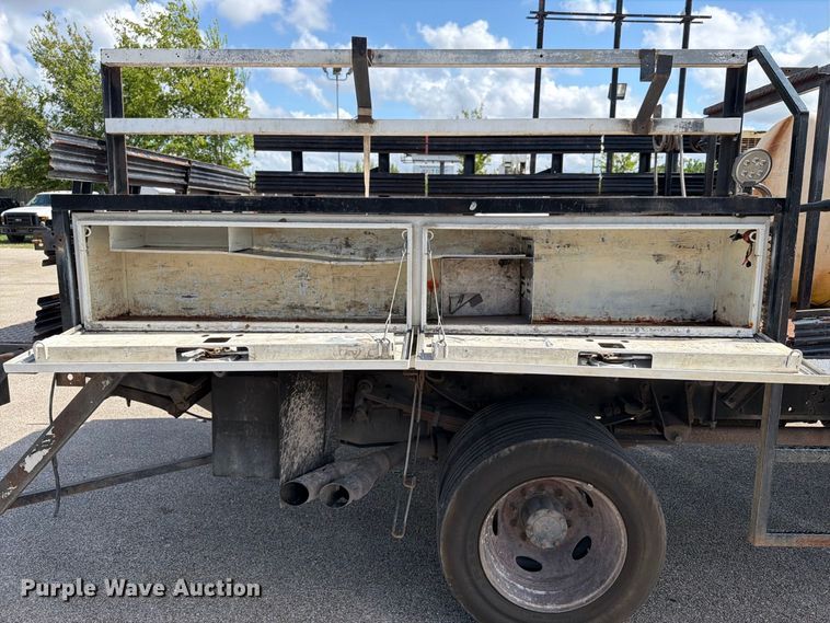 image for item EU0971 2012 Ford F450 flatbed truck