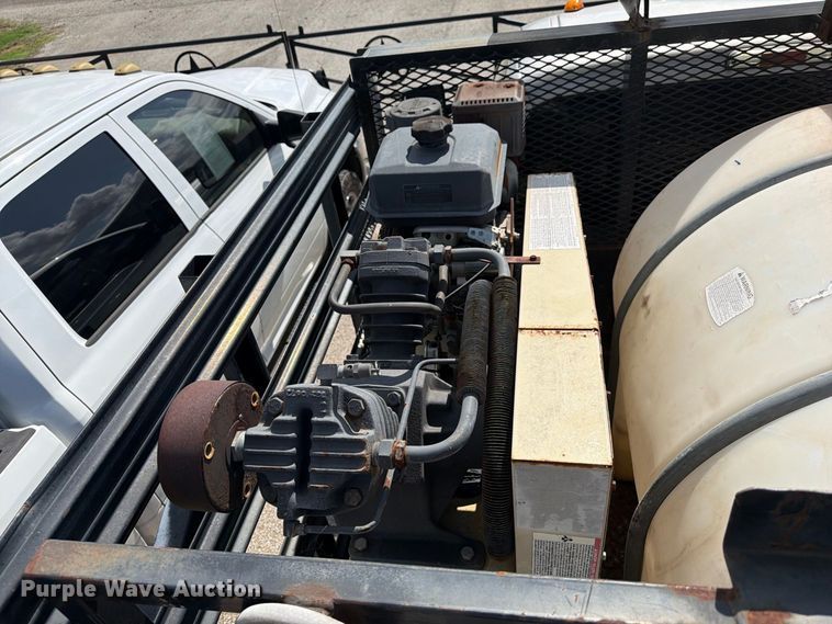 image for item EU0971 2012 Ford F450 flatbed truck