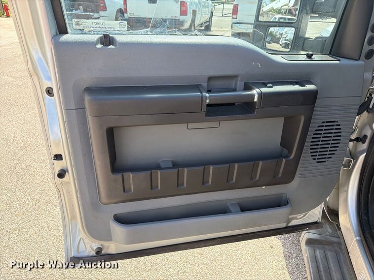 image for item EU0971 2012 Ford F450 flatbed truck