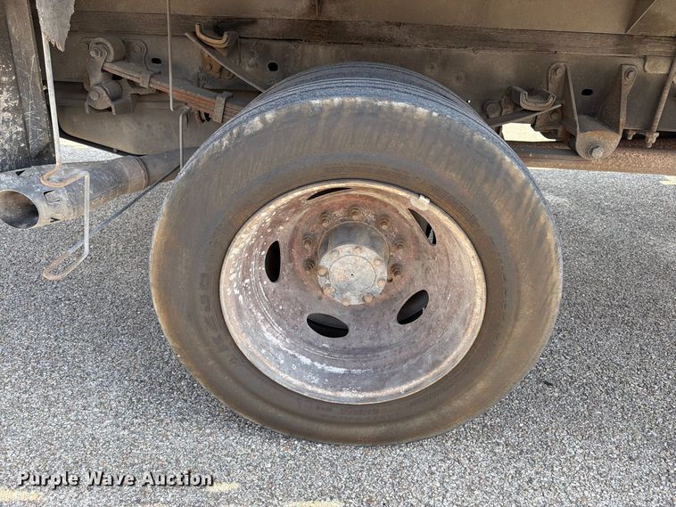 image for item EU0971 2012 Ford F450 flatbed truck
