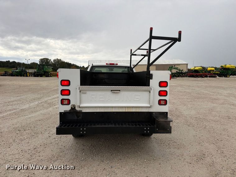 image for item EV7002 2007 Chevrolet Silverado 2500HD utility bed pickup truck
