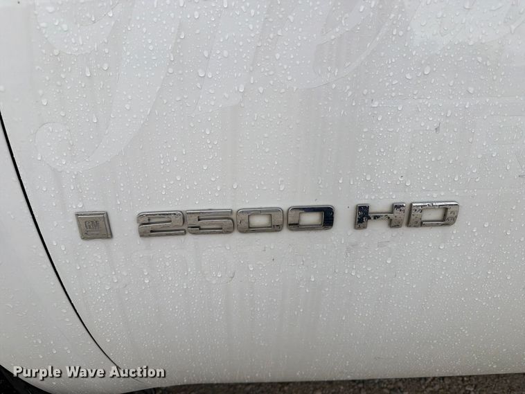 image for item EV7002 2007 Chevrolet Silverado 2500HD utility bed pickup truck