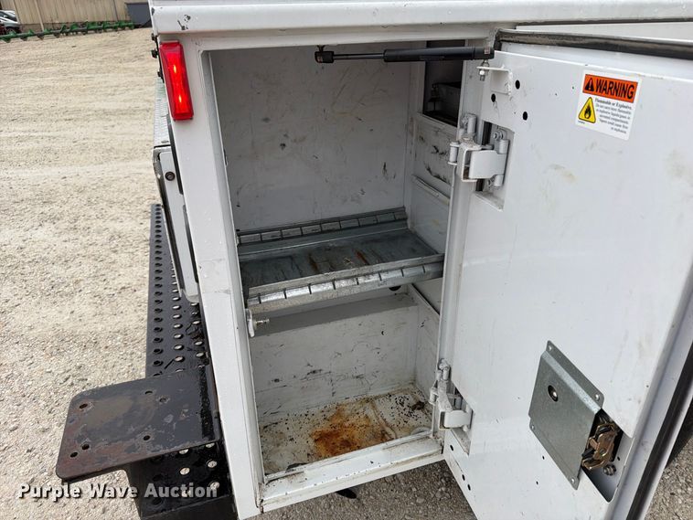 image for item EV7002 2007 Chevrolet Silverado 2500HD utility bed pickup truck