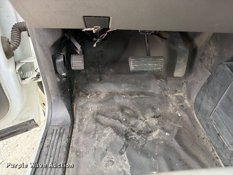 image for item EV7002 2007 Chevrolet Silverado 2500HD utility bed pickup truck