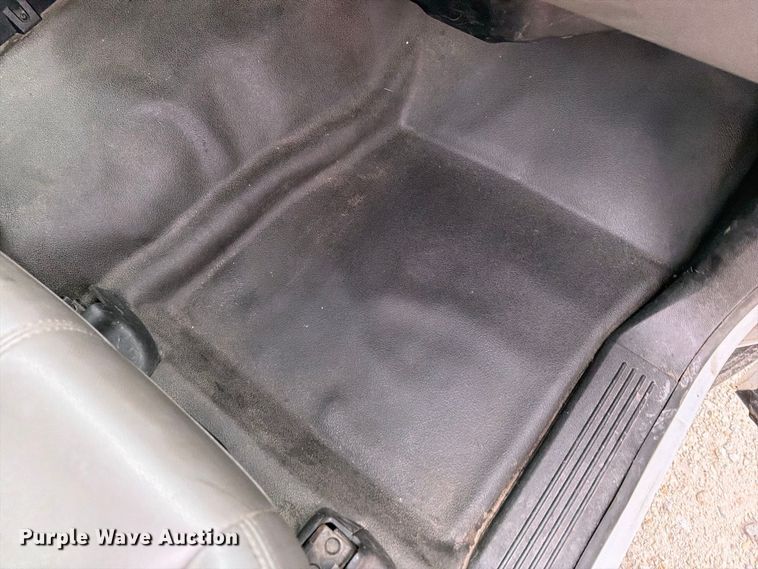 image for item EV7002 2007 Chevrolet Silverado 2500HD utility bed pickup truck