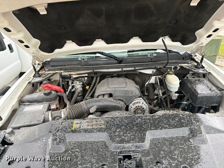 image for item EV7002 2007 Chevrolet Silverado 2500HD utility bed pickup truck