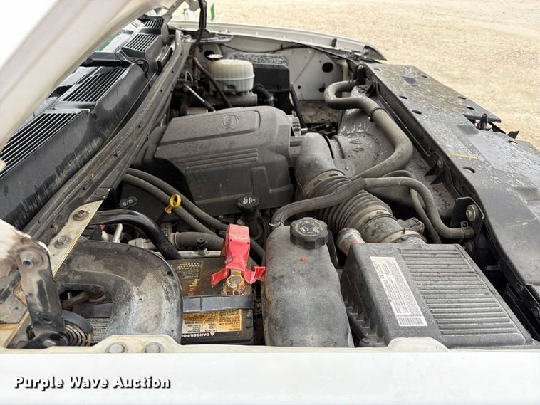 image for item EV7002 2007 Chevrolet Silverado 2500HD utility bed pickup truck