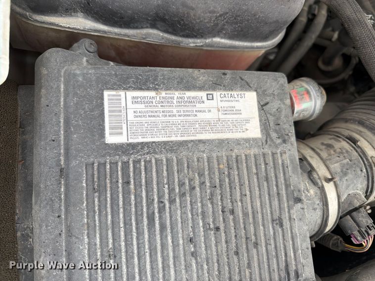 image for item EV7002 2007 Chevrolet Silverado 2500HD utility bed pickup truck