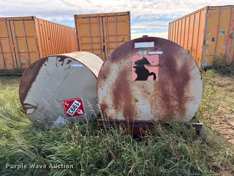 image for item EW1086 (2) fuel tanks