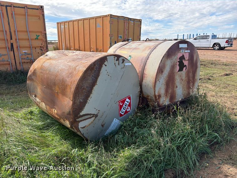 image for item EW1086 (2) fuel tanks