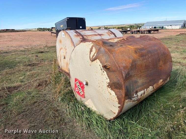 image for item EW1086 (2) fuel tanks