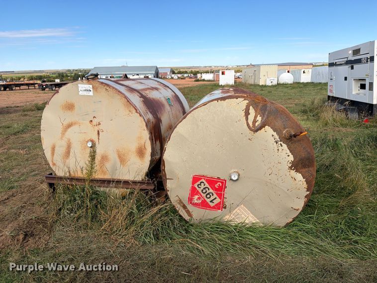image for item EW1086 (2) fuel tanks