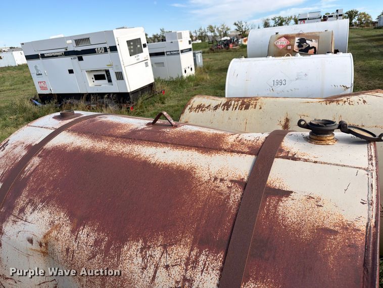 image for item EW1086 (2) fuel tanks