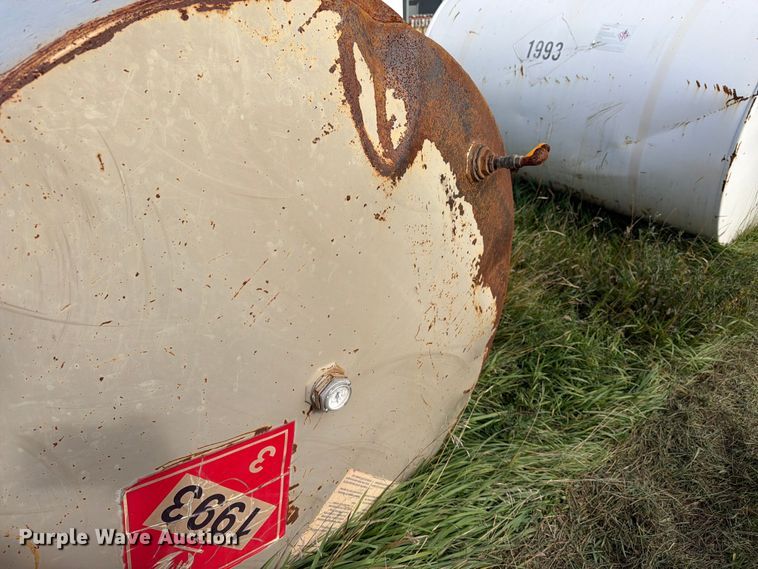 image for item EW1086 (2) fuel tanks