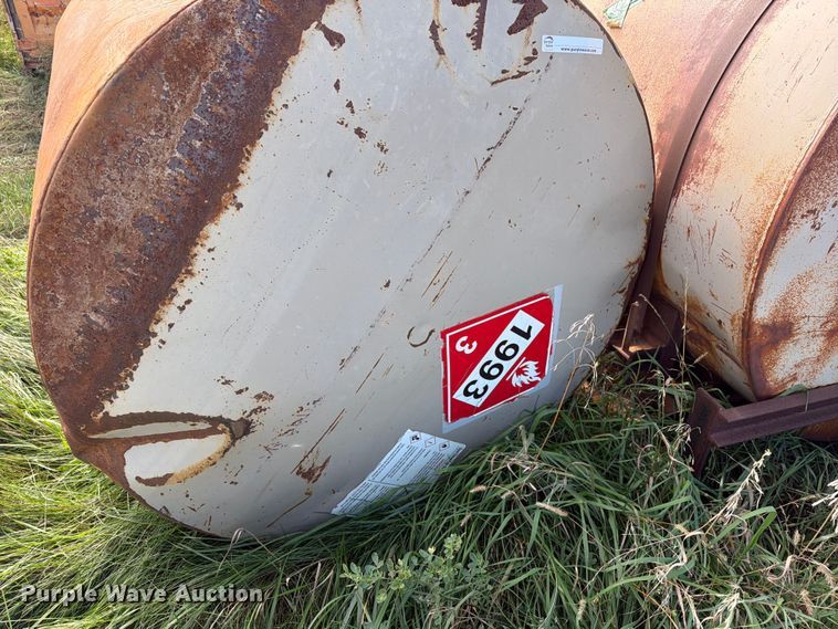 image for item EW1086 (2) fuel tanks