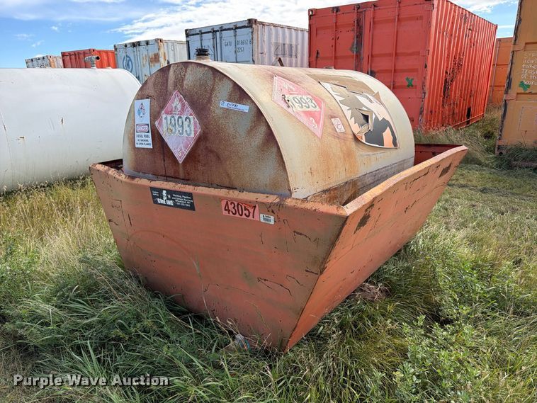 image for item EW1087 (2) fuel tanks