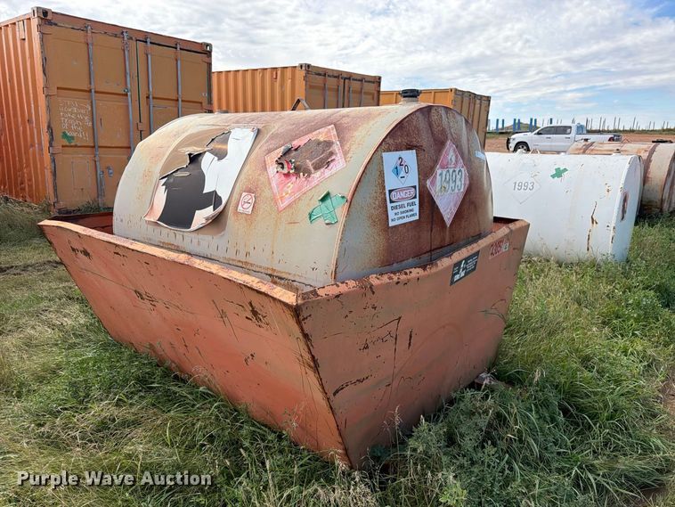 image for item EW1087 (2) fuel tanks