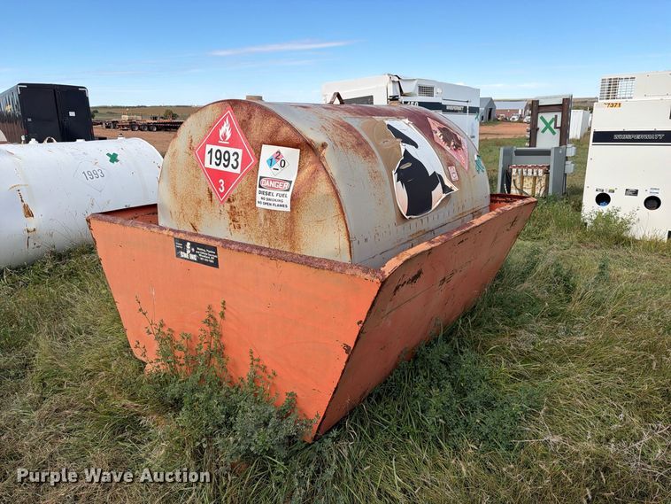 image for item EW1087 (2) fuel tanks