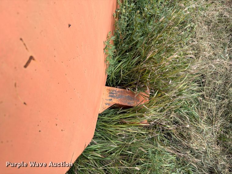 image for item EW1087 (2) fuel tanks
