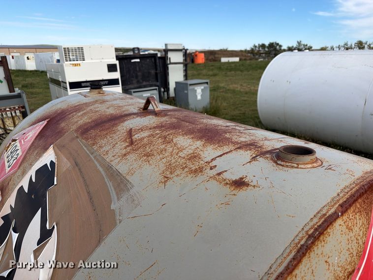 image for item EW1087 (2) fuel tanks